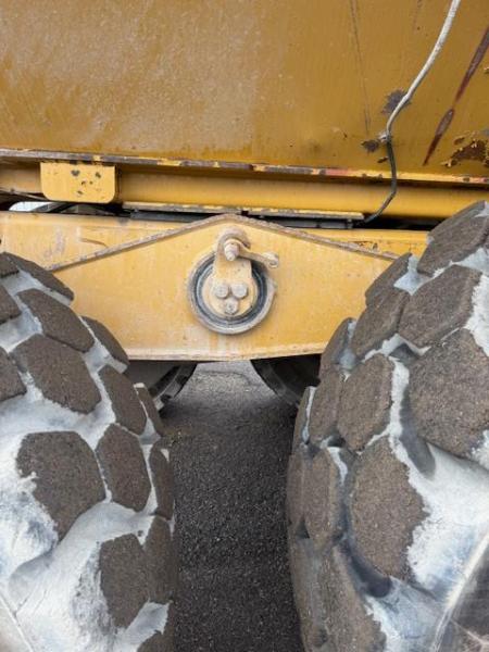 Tombereau Caterpillar 735B Tombereau articulé