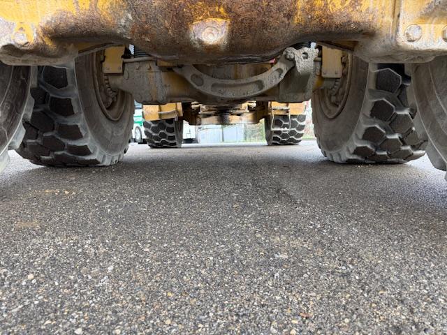 Tombereau Caterpillar 735B Tombereau articulé