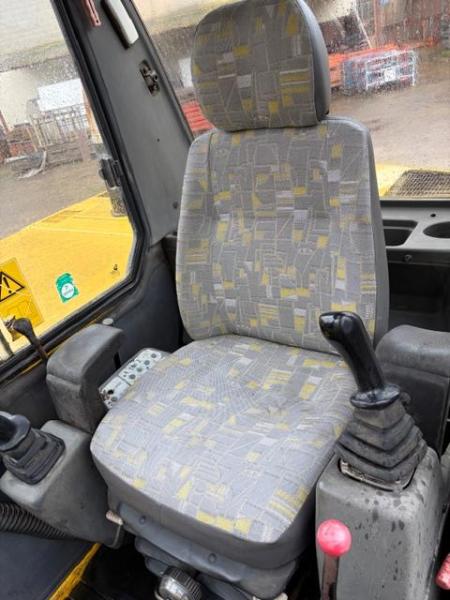 Pelle Komatsu PC110 Pelle sur chenilles