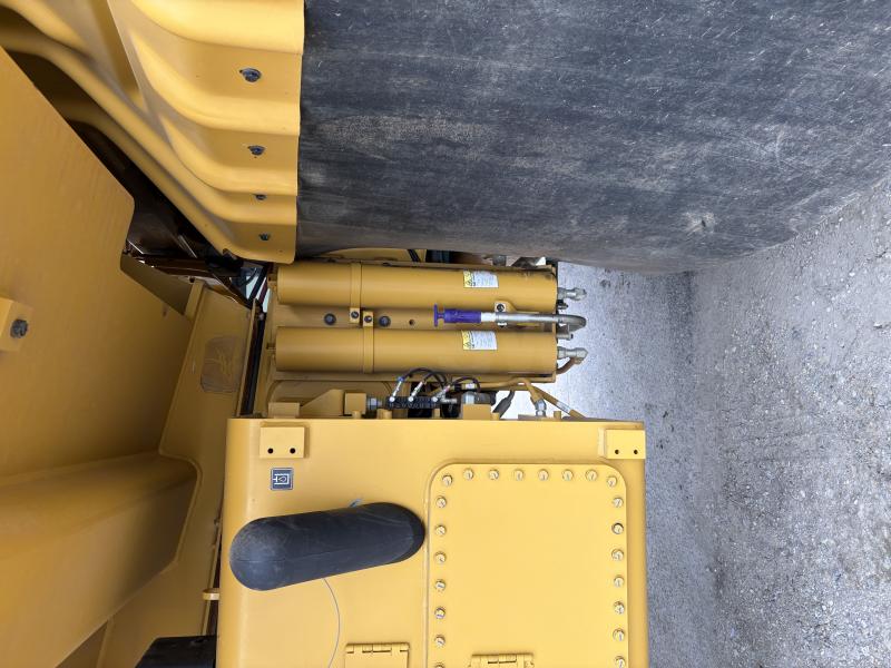 Tombereau Caterpillar 775G Tombereau rigide