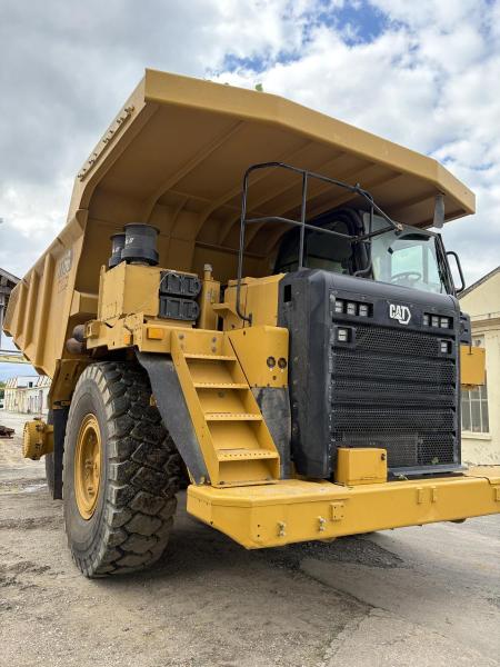 Tombereau Caterpillar 775G Tombereau rigide