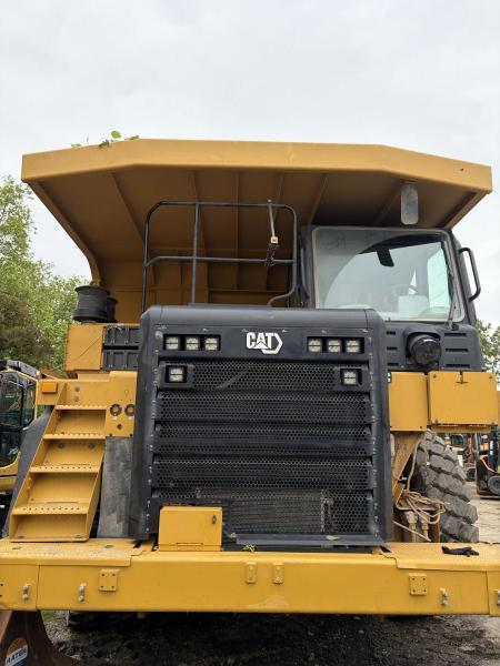 Tombereau Caterpillar 775G Tombereau rigide