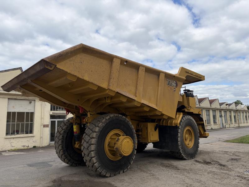 Tombereau Caterpillar 775G Tombereau rigide