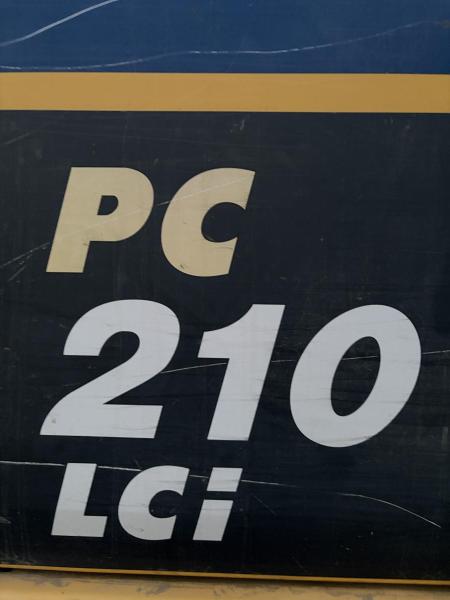 Pelle Komatsu PC210-LC Pelle sur chenilles