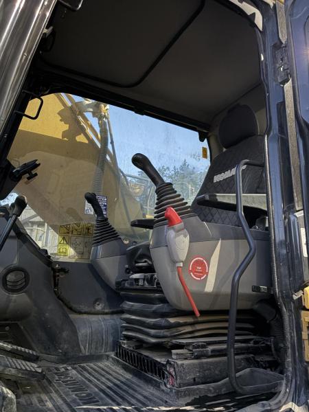 Pelle Komatsu PC210-LC Pelle sur chenilles