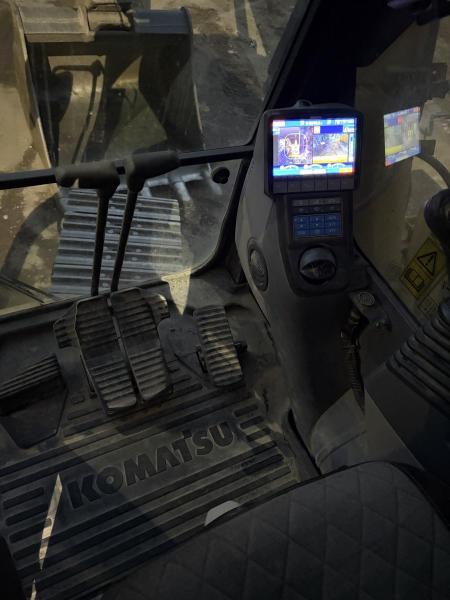 Pelle Komatsu PC210-LC Pelle sur chenilles