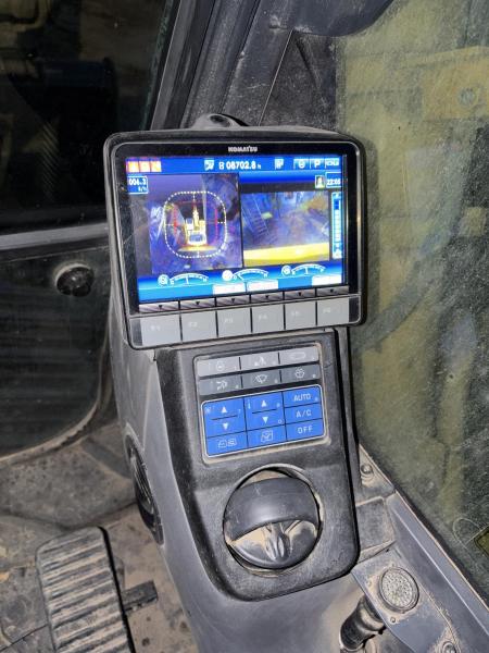 Pelle Komatsu PC210-LC Pelle sur chenilles