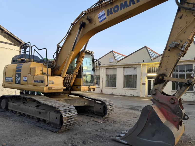 Pelle Komatsu PC210-LC Pelle sur chenilles