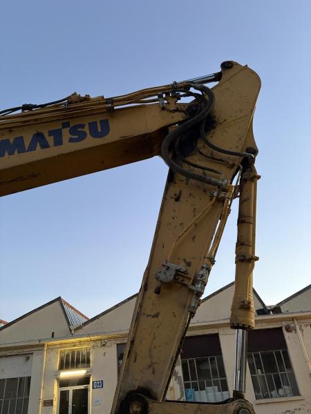 Pelle Komatsu PC210-LC Pelle sur chenilles