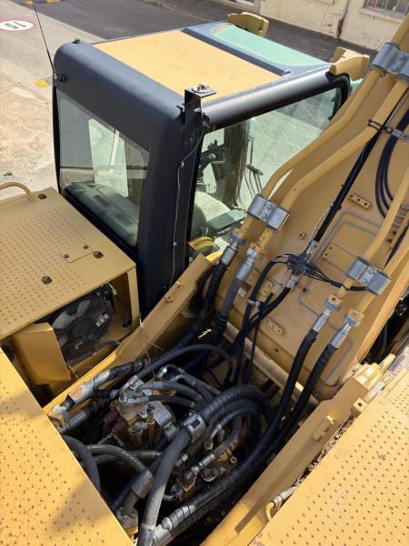 Pelle Caterpillar 345DL Pelle sur chenilles