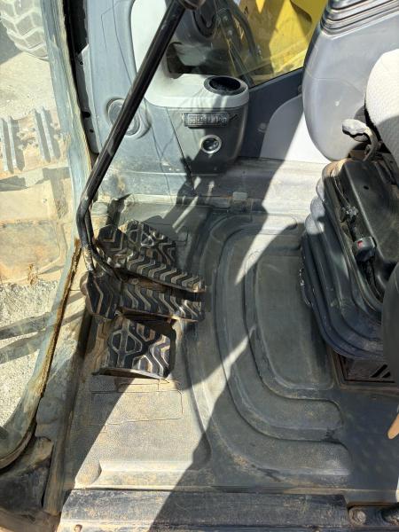 Pelle Caterpillar 345DL Pelle sur chenilles