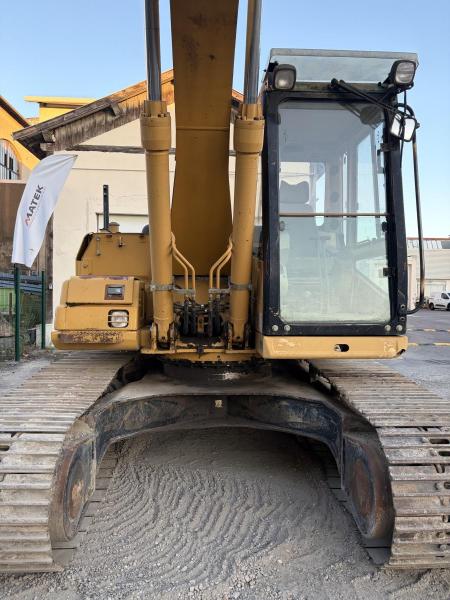 Pelle Caterpillar 318BL Pelle sur chenilles