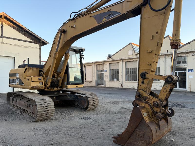 Pelle Caterpillar 318BL Pelle sur chenilles