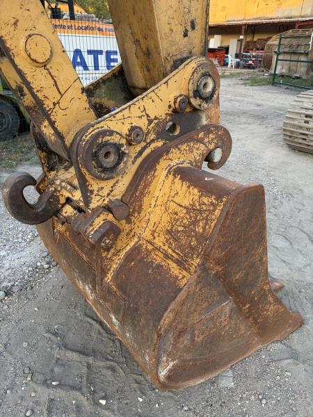 Pelle Caterpillar 318BL Pelle sur chenilles