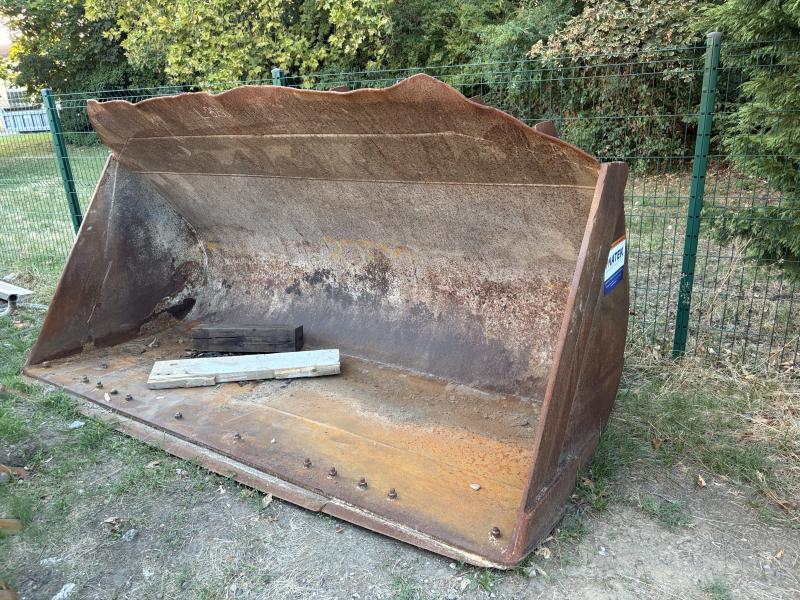Équipements TP VOLVO L180F Godet
