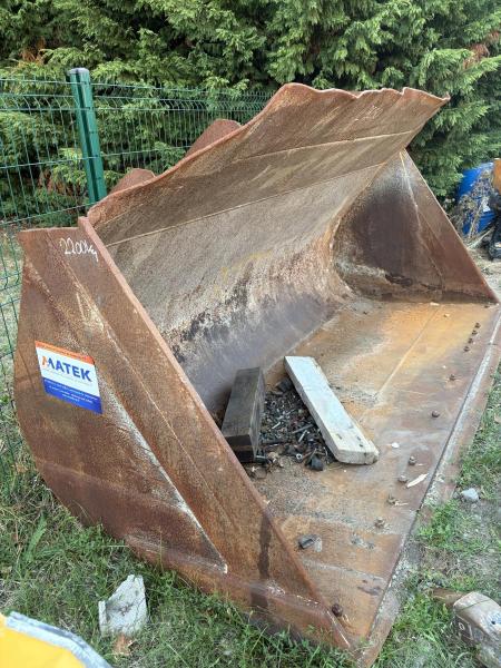 Équipements TP VOLVO L180F Godet