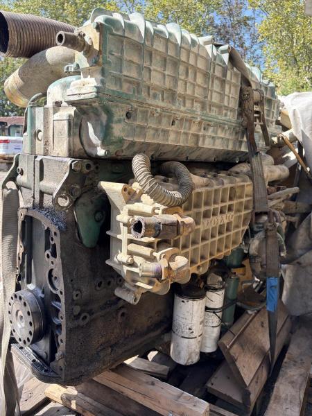 Pièces détachées VOLVO L220 TD122KLE Moteur