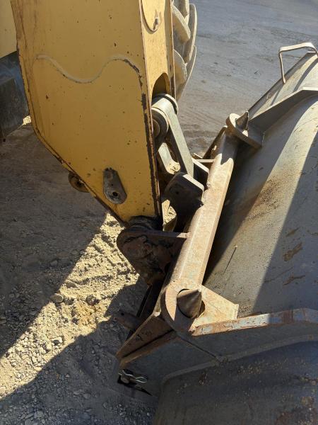 Chariot télescopique Caterpillar TH330B Chariot télescopique fixe
