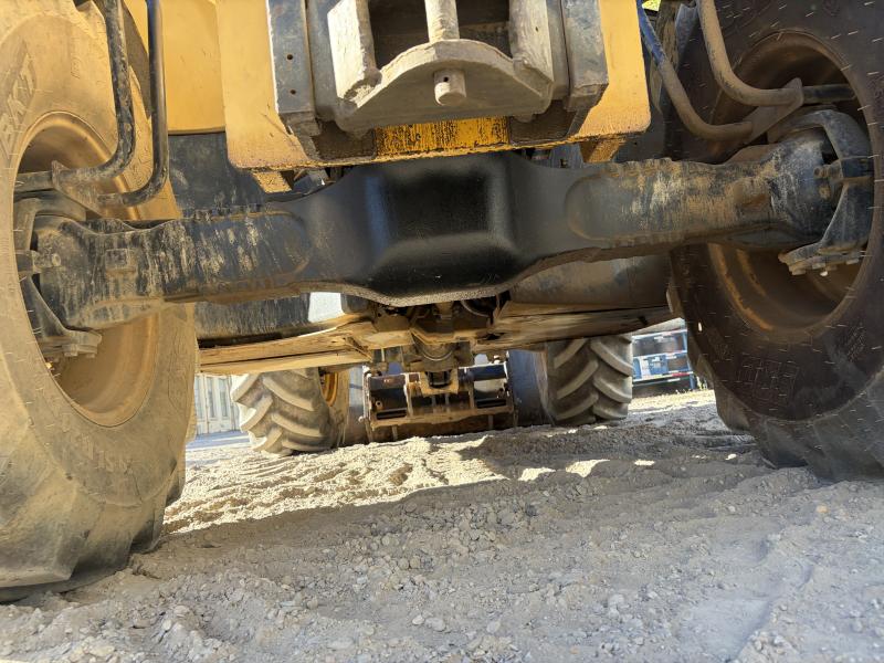 Chariot télescopique Caterpillar TH330B Chariot télescopique fixe