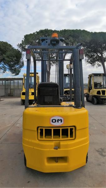 Carrelli elevatori Om D23