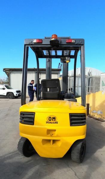 Carrelli elevatori Om XE25L