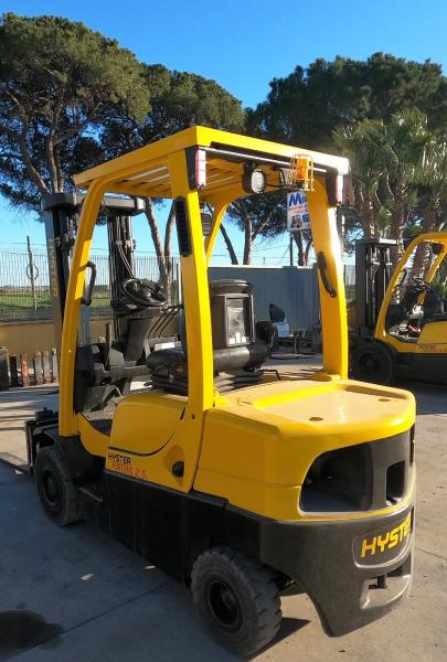 Carrelli elevatori Hyster H2.5CT