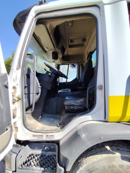 Engin de voirie Renault Premium 320 DXI