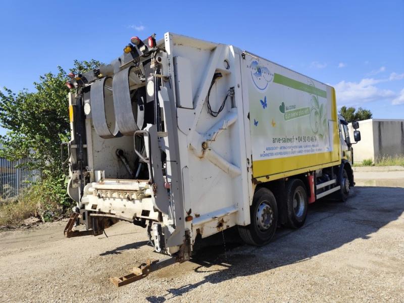 Engin de voirie Renault Premium 320 DXI