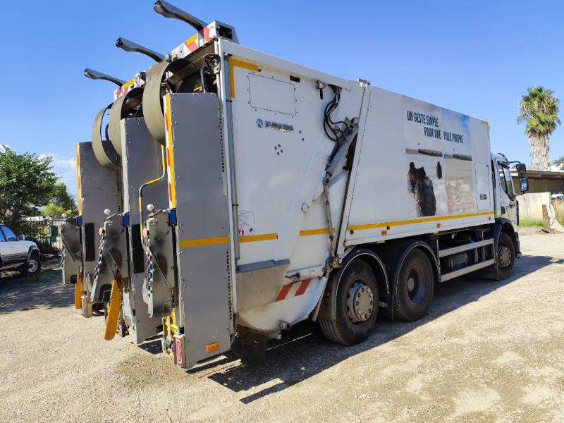 Road network trucks Renault Premium 320 DXI