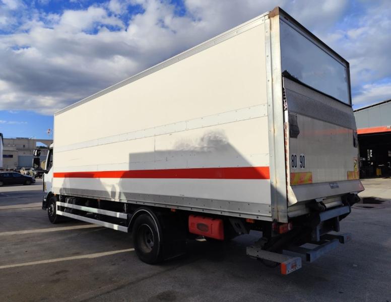 Camion Renault Midlum 220 DXI