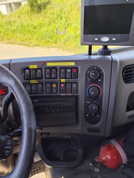 Ciężarówka Renault Kerax 460