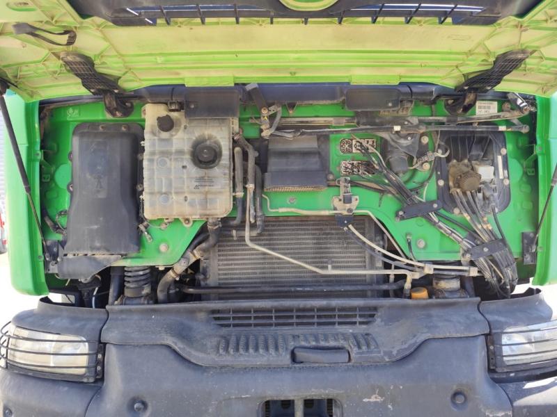 Camião Renault Kerax 420 DCI