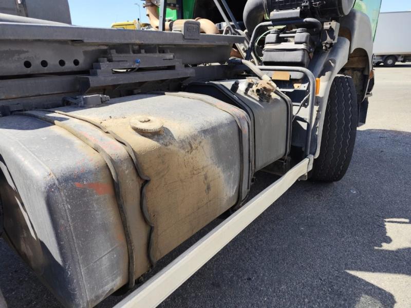 Camião Renault Kerax 420 DCI