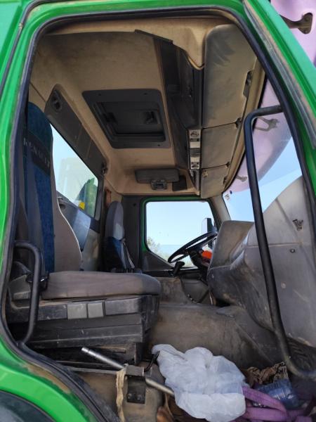 Camião Renault Kerax 420 DCI