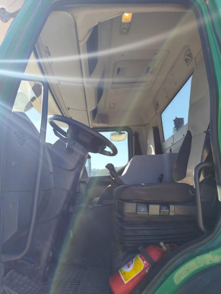 vrachtwagen Renault Kerax 370 DXI