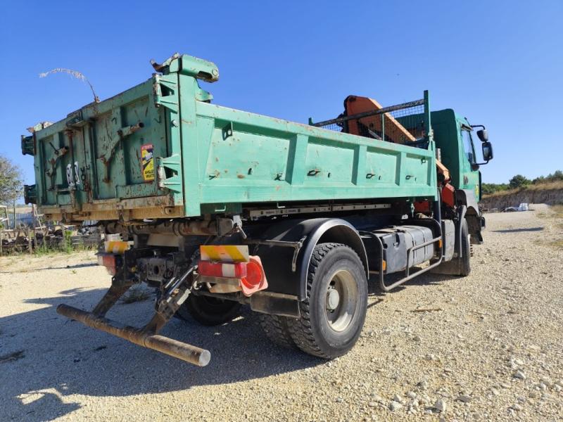 vrachtwagen Renault Kerax 370 DXI