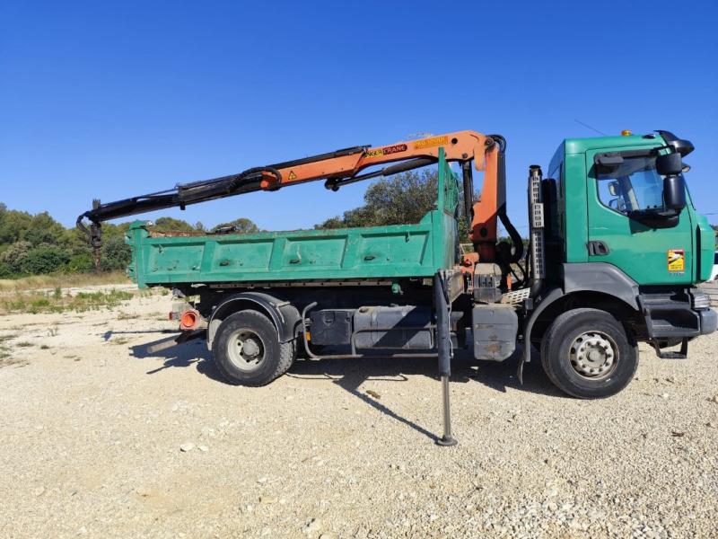 vrachtwagen Renault Kerax 370 DXI