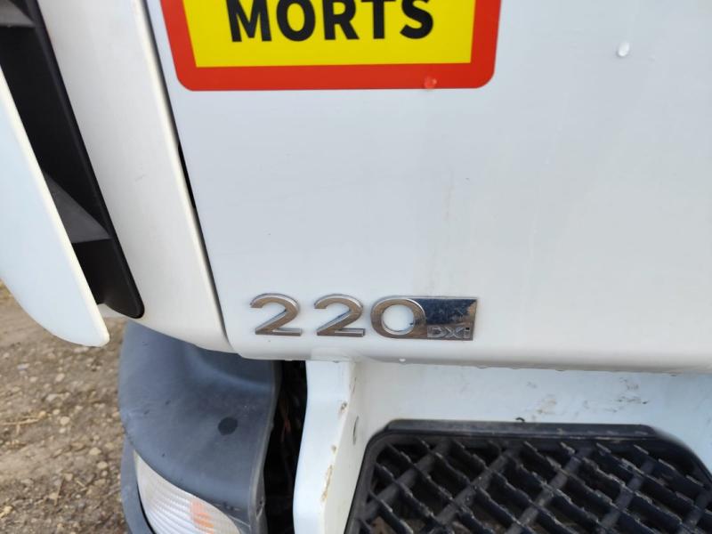 vrachtwagen Renault Midlum 220 DXI