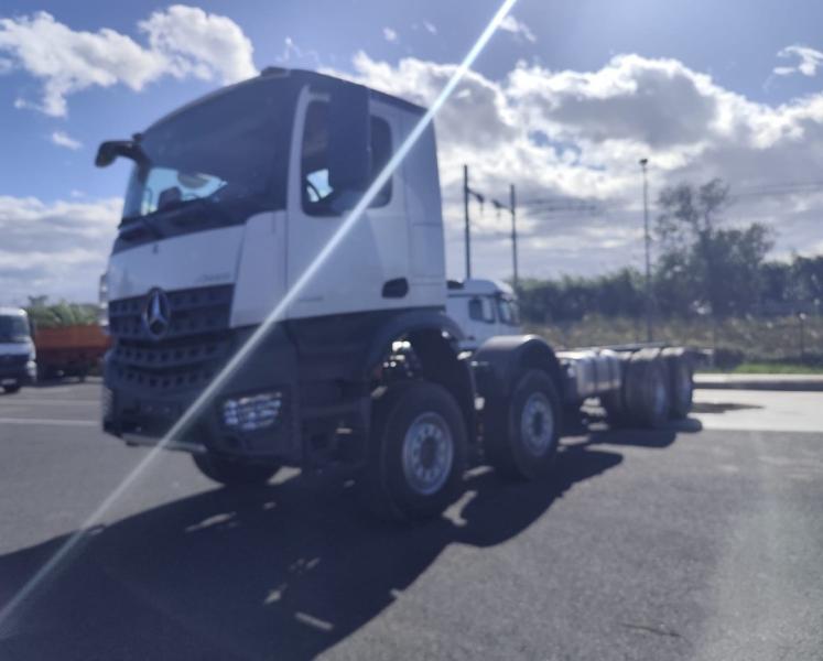 Camion Mercedes Arocs