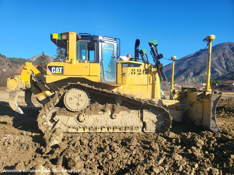 Photo Caterpillar D6T  image 2/23