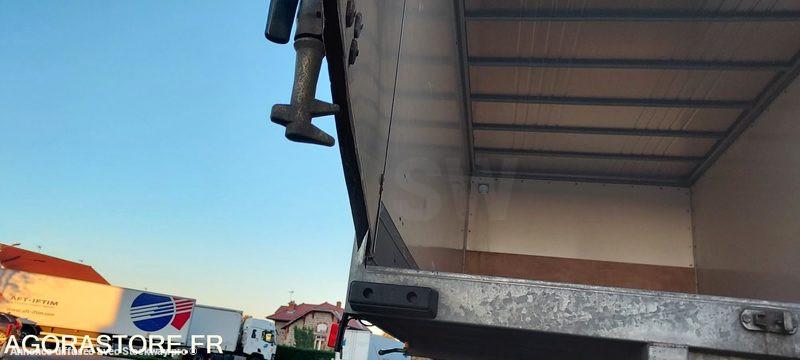 Photo Renault MIDLUM 220-15  image 7/7