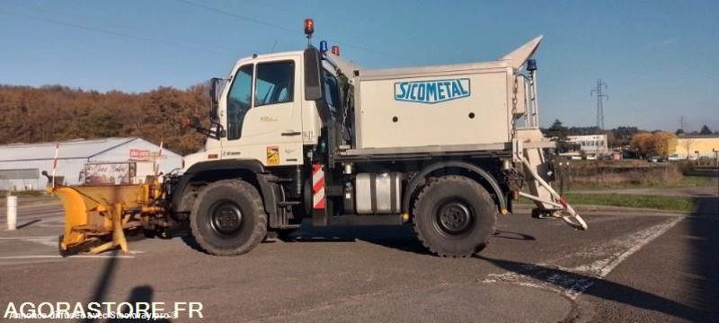 Mercedes Unimog 