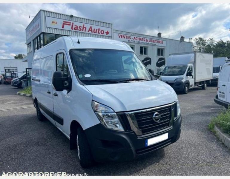 Nissan NV400 