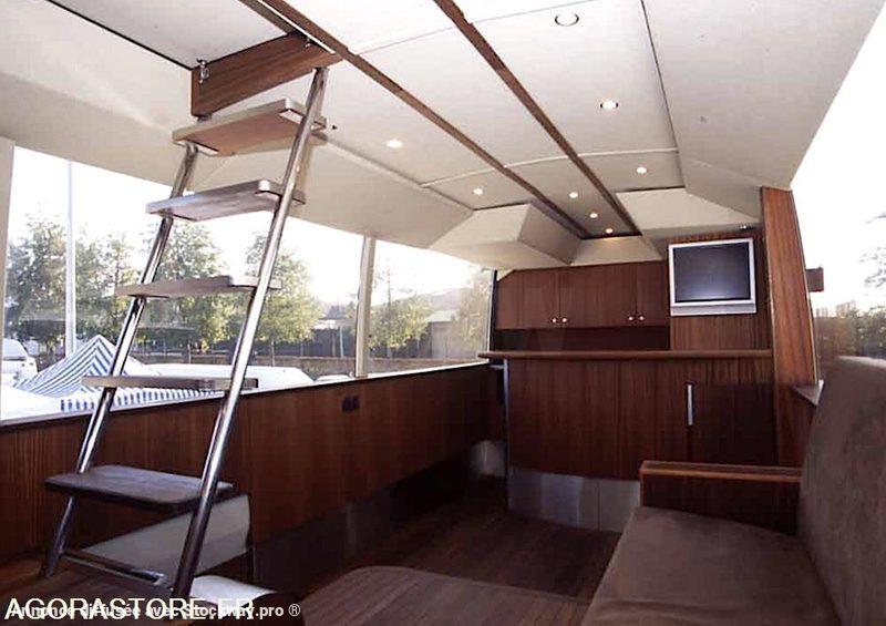 Photo Van Hool 824  image 8/12