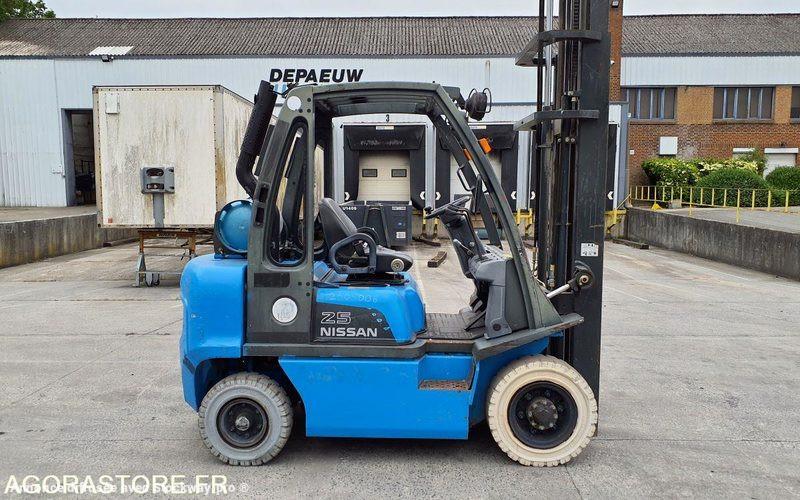 Nissan UD02A25PQ - 3F550 