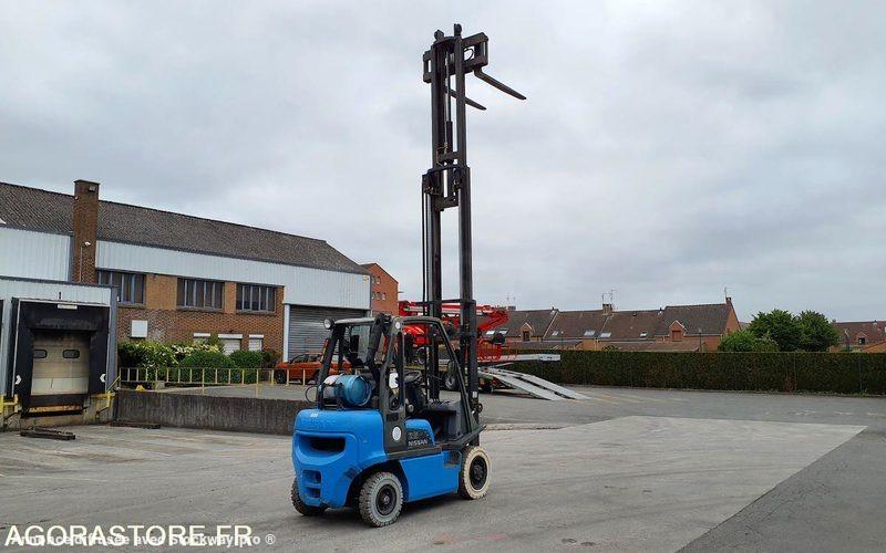 Photo Nissan UD02A25PQ - 3F550  image 12/49
