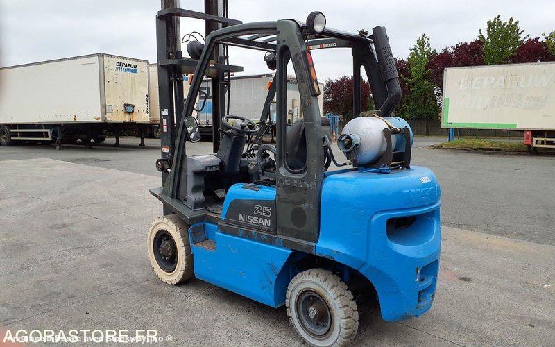 Photo Nissan UD02A25PQ - 3F550  image 23/49