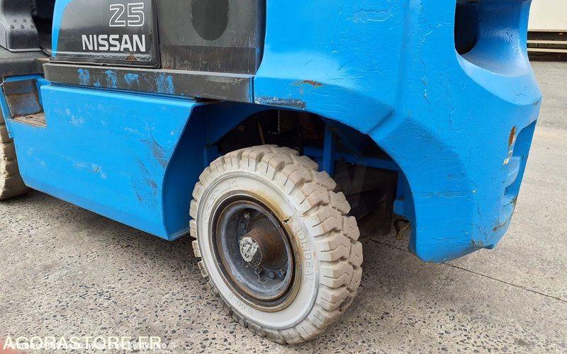 Photo Nissan UD02A25PQ - 3F550  image 24/49
