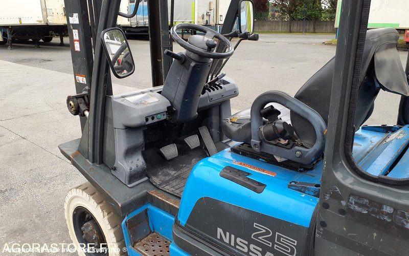 Photo Nissan UD02A25PQ - 3F550  image 37/49