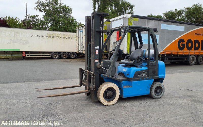 Photo Nissan UD02A25PQ - 3F550  image 44/49